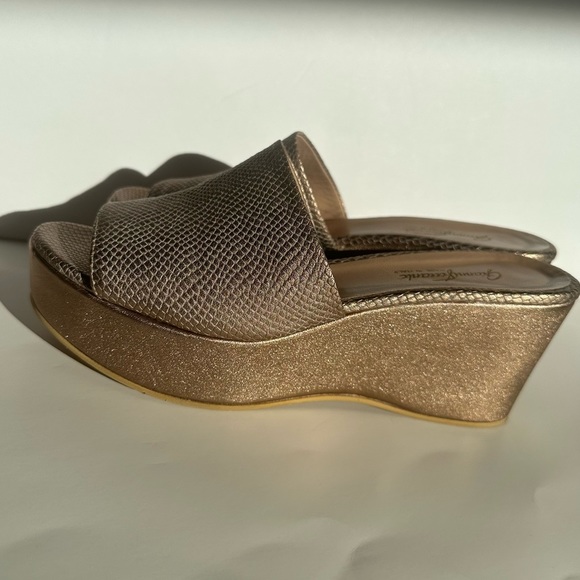 Gianni Ferrante Italian Gold Summer Platform Wedge Slide Sandal Size 38 - Picture 4 of 16